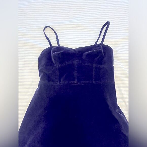 Urban Outfitters  - Picture 7 of 9